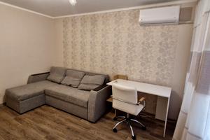 квартира за адресою Космонавтів вул., 4