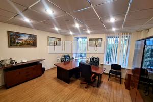 комерційна за адресою Степана Ковніра вул. (Ластовського), 5