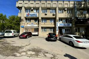 комерційна за адресою Б. Лепкого вул., 14