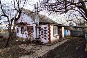 дом по адресу центральна, 1