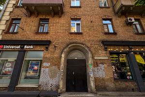 комерційна за адресою Саксаганського вул., 63/28