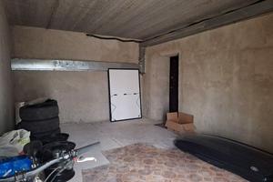 комерційна за адресою Височана вул., 18