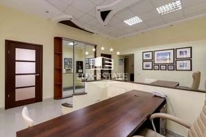 комерційна за адресою Леонтовича вул., 2