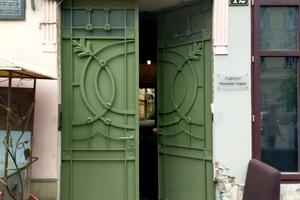 комерційна за адресою Ринок пл., 12