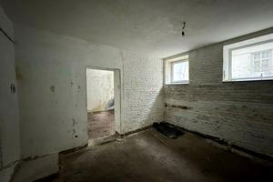 комерційна за адресою Івана Вишенського вул., 16