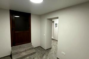 комерційна за адресою Антона Кохановського вул., 4