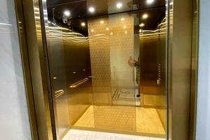 комерційна за адресою Літературна вул., 8