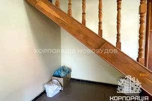 комерційна за адресою Загорська вул., 1А