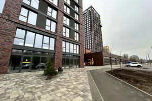 комерційна за адресою Набережна Перемоги вул., 128