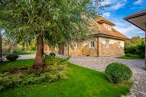 будинок за адресою с. Вишеньки, Центральна, 3