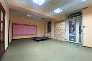 комерційна за адресою Криворізька вул., 12