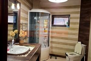 будинок за адресою Патона