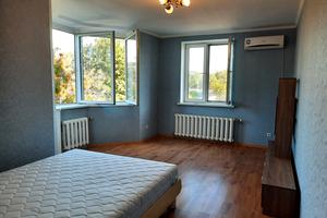 квартира за адресою Сім'ї Стешенків вул. (Тимофія Строкача), 7