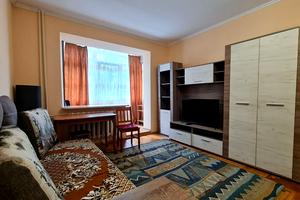 квартира за адресою Василя Симоненка вул., 5