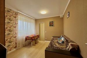 квартира за адресою Курсанта Єськова вул., 26