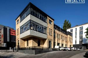 комерційна за адресою Старокиївська вул., 10