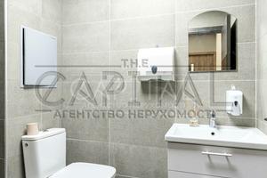 комерційна за адресою Академіка Лебедєва вул., 1