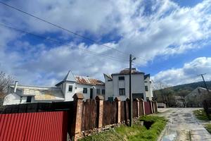 комерційна за адресою центральна, 76