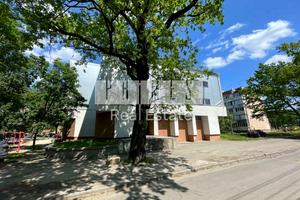 комерційна за адресою Синьоозерна вул., 7