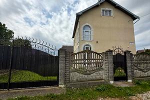 будинок за адресою с. Черніїв, коновальця, 4