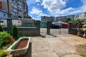 будинок за адресою Вишнева вул., 152