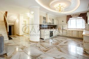 будинок за адресою Центральна вул., 21-А