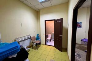 комерційна за адресою Незалежності вул. (Титова), 18-А