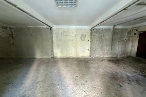 комерційна за адресою Рибальська вул., 11