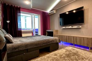 квартира за адресою Анни Ахматової вул., 8