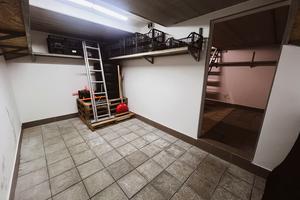комерційна за адресою Теплична вул., 38