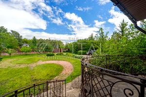будинок за адресою Центральна, 3