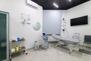 комерційна за адресою Миколи Устияновича вул., 8