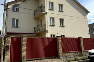 комерційна за адресою Міцкевича вул., 4