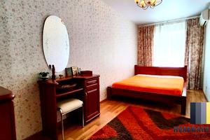 квартира за адресою Дмитра Яворницького просп. (Карла Маркса), 10