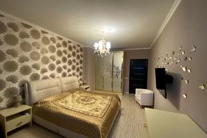 квартира за адресою Анни Ахматової вул., 30
