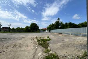 коммерческая по адресу Молодіжна ул., 21б