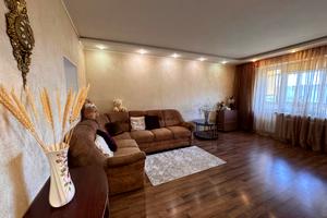 квартира за адресою Євгена Кухарця вул., 6