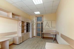 комерційна за адресою Саксаганського вул., 30