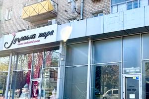 комерційна за адресою Науки просп. (Гагаріна), 90
