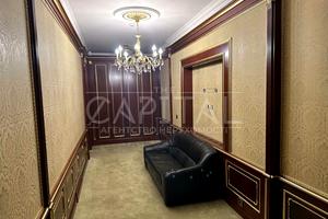 комерційна за адресою Костельна вул., 6