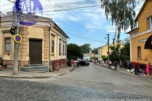 комерційна за адресою Йосипа Бурга вул. (Удонова), 1