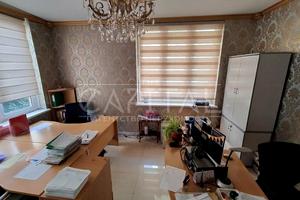 комерційна за адресою Анни Ахматової вул., 48