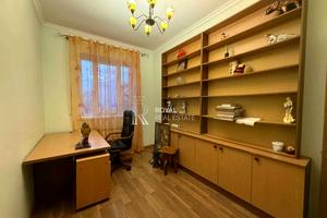 будинок за адресою Вишнева вул.