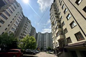 квартира за адресою Хотинська вул., 12