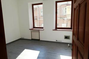 комерційна за адресою Паторжинського вул., 4