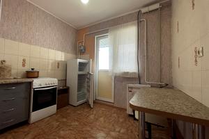 квартира за адресою романтиков, 25