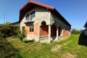 будинок за адресою с. Великі Геївці, Центральна