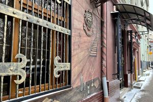 комерційна за адресою Київська, 1
