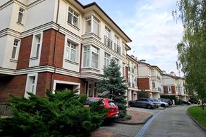будинок за адресою Вишнева вул.