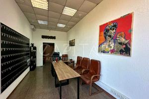 комерційна за адресою Жилянська вул., 59